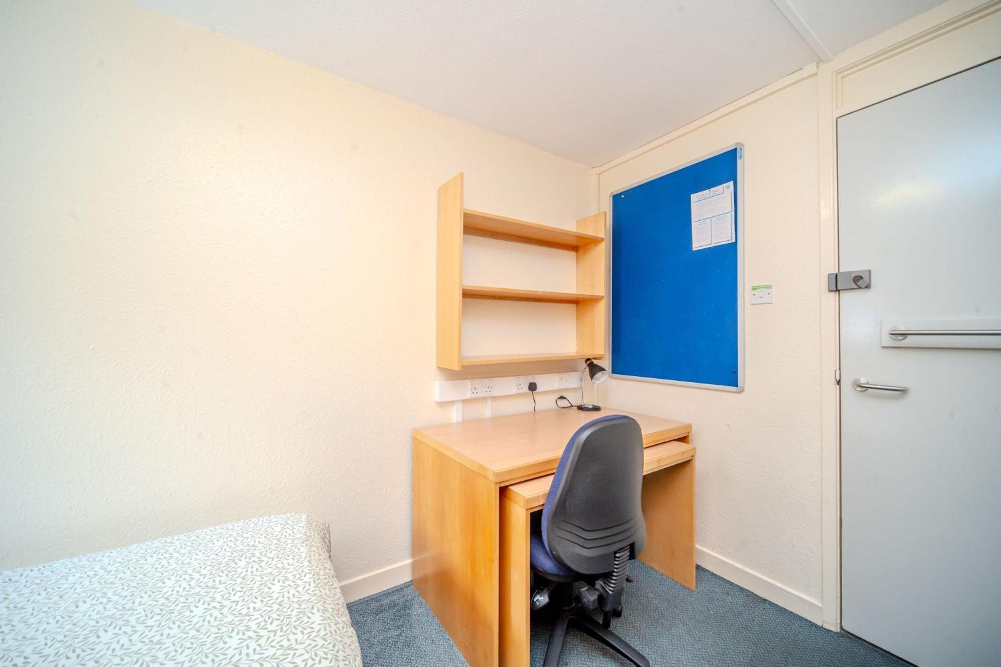 Joivy Budget 4,5 And 6 Bed Private Flats, In Historic Old Town (Adults Only) EDI Exteriér fotografie
