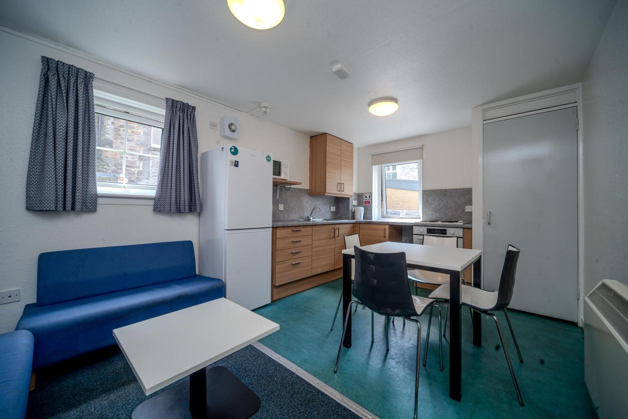 Joivy Budget 4,5 And 6 Bed Private Flats, In Historic Old Town (Adults Only) EDI Exteriér fotografie